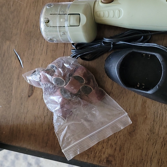 NIB Peticure pet nail grooming kit. Never used. - Picture 5 of 12